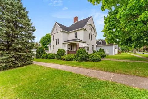 402 SE 2nd Ave, Aledo, IL 61231