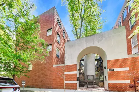 5400 S Hyde Park Blvd #C12, Chicago, IL 60615