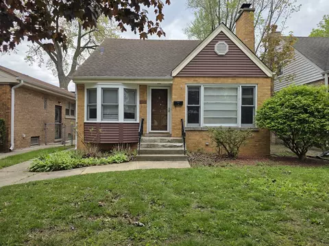 2012 Dobson St, Evanston, IL 60202
