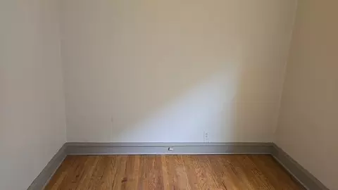 Bedroom - 7627 S Bennett Ave, Chicago, IL 60649 photo 3 of 4