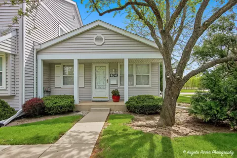 2323 Oxhill Ct, Schaumburg, IL 60194
