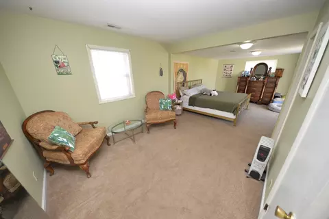 Bedroom - 8 E Crownview, Mount Vernon, IL 62864 photo 1 of 7