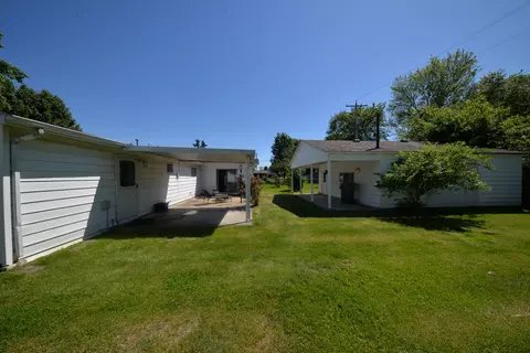 Exterior - 8 E Crownview, Mount Vernon, IL 62864 photo 8 of 8