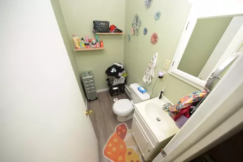Bath - 8 E Crownview, Mount Vernon, IL 62864 photo 2 of 2