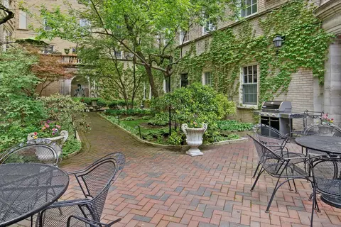 Exterior - 70 E Scott St #306, Chicago, IL 60610 photo 1 of 1