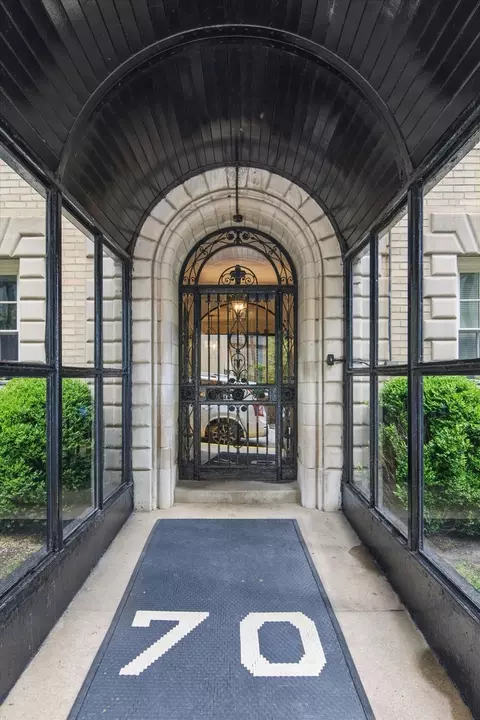 Entry Way - 70 E Scott St #306, Chicago, IL 60610 photo 1 of 2