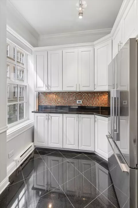 Kitchen - 70 E Scott St #306, Chicago, IL 60610 photo 3 of 3
