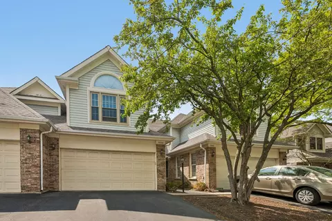 9038 Delphia Ave, Des Plaines, IL 60016