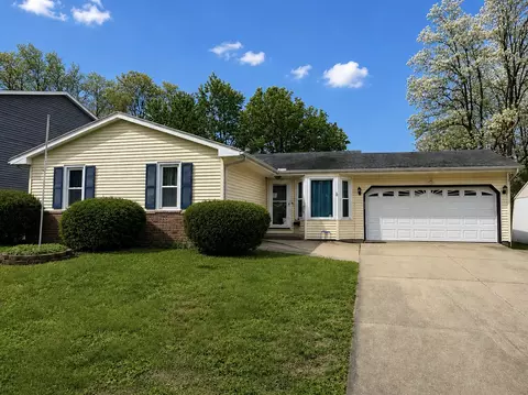 1309 Clover Ln, Normal, IL 61761