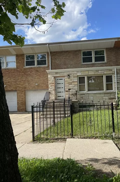 2646 E 77th St, Chicago, IL 60649