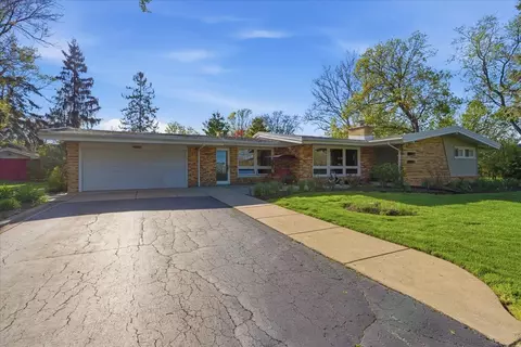 11714 S 82nd Ct, Palos Park, IL 60464