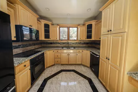 Kitchen - 24112 W Joseph Ave, Plainfield, IL 60544 photo 2 of 2