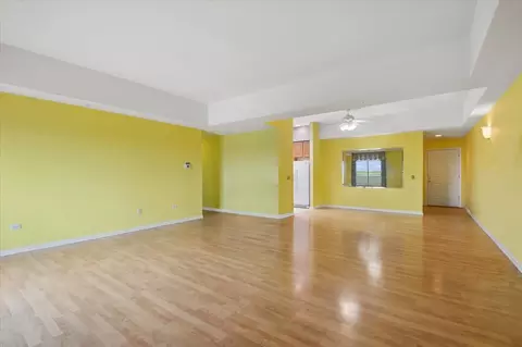 Living - 435 William St #802, River Forest, IL 60305 photo 4 of 6