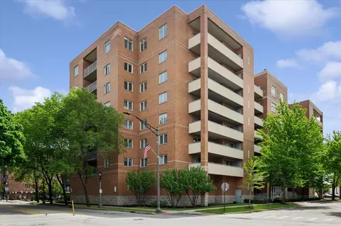 435 William St #802, River Forest, IL 60305