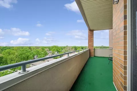 Exterior - 435 William St #802, River Forest, IL 60305 photo 1 of 2