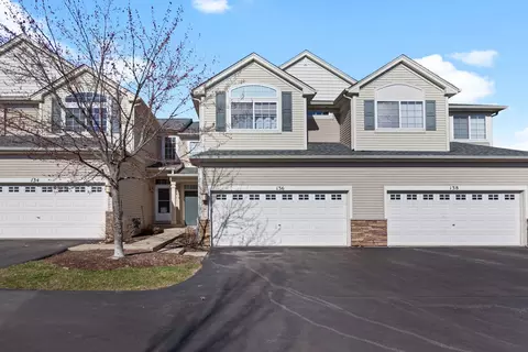 136 Durango Dr, Gilberts, IL 60136