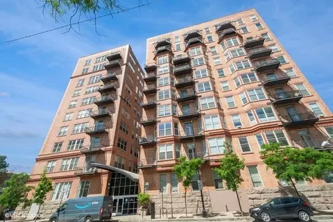 500 S Clinton St #642, Chicago, IL 60607