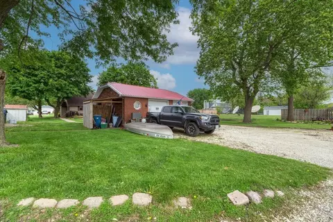 Exterior - 104 N Cedar St, Gardner, IL 60424 photo 12 of 16