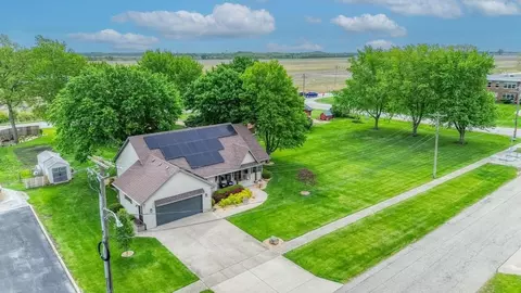 View/Area - 104 N Cedar St, Gardner, IL 60424 photo 2 of 4