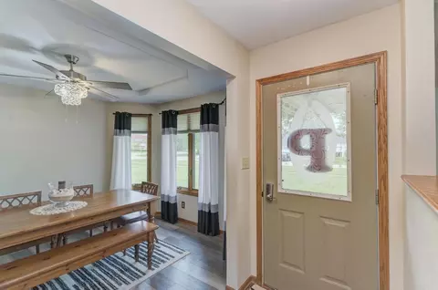 Entry Way - 104 N Cedar St, Gardner, IL 60424 photo 2 of 3