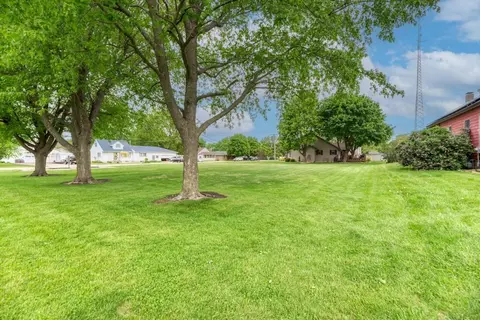Exterior - 104 N Cedar St, Gardner, IL 60424 photo 13 of 16