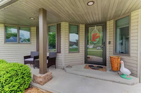 Exterior - 104 N Cedar St, Gardner, IL 60424 photo 3 of 16