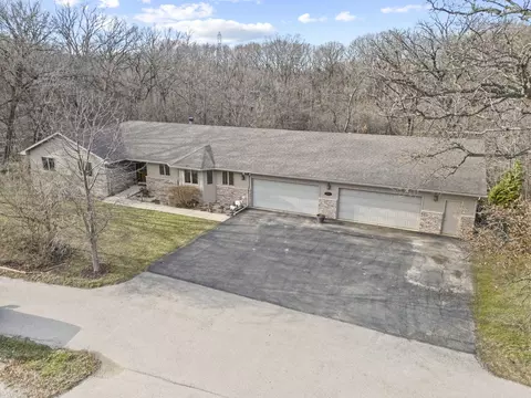 9001 E Mcevilly Rd, Minooka, IL 60447