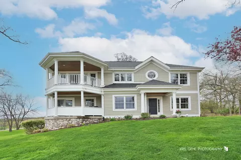 1330 Prestwick Dr, Lake Geneva, WI 53147