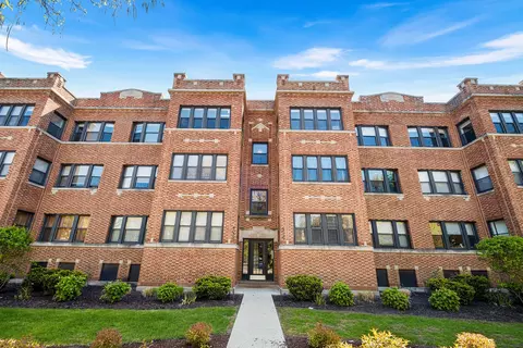 4027 N Southport Ave #2, Chicago, IL 60613
