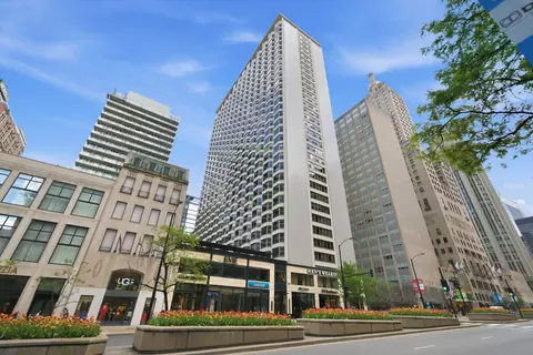 535 N Michigan Ave #803, Chicago, IL 60611