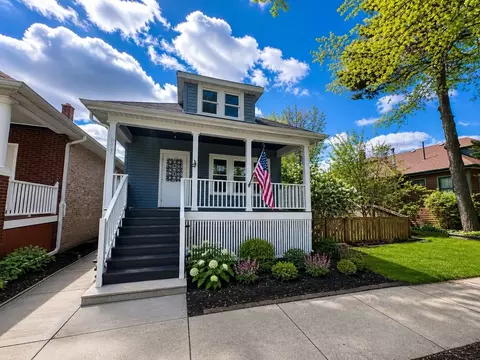 9021 Grant Ave, Brookfield, IL 60513