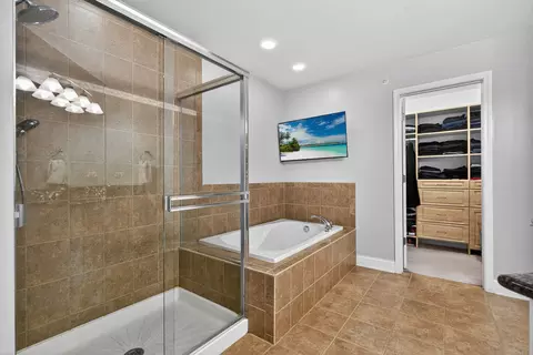 Bath - 316 Nicole Way, Itasca, IL 60143 photo 2 of 6
