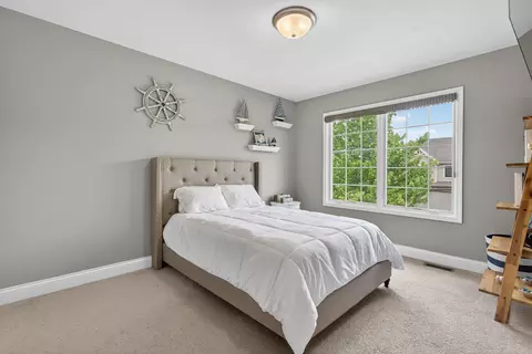 Bedroom - 316 Nicole Way, Itasca, IL 60143 photo 4 of 4