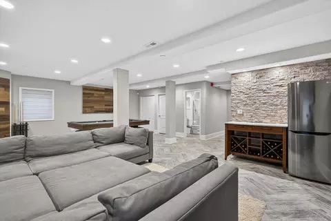 Living - 316 Nicole Way, Itasca, IL 60143 photo 3 of 4