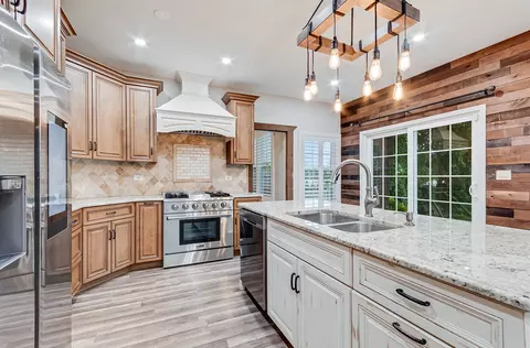 Kitchen - 2405 Finn Ct, Plainfield, IL 60586 photo 3 of 4