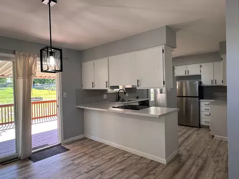 Kitchen - 1500 S 14th St, Herrin, IL 62948 photo 2 of 5