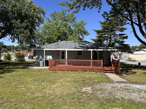 Exterior - 1500 S 14th St, Herrin, IL 62948 photo 7 of 12