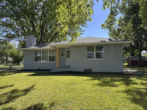Exterior - 1500 S 14th St, Herrin, IL 62948 photo 3 of 12
