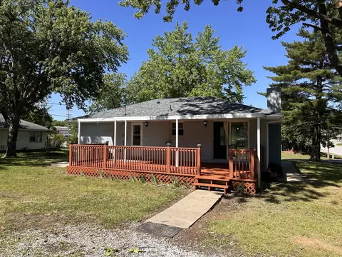 Exterior - 1500 S 14th St, Herrin, IL 62948 photo 6 of 12
