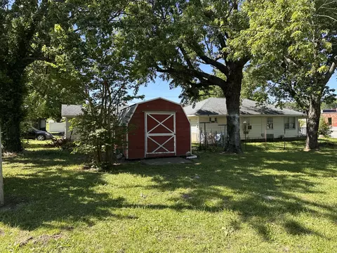 Exterior - 1500 S 14th St, Herrin, IL 62948 photo 8 of 12