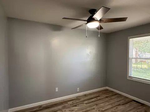 Bedroom - 1500 S 14th St, Herrin, IL 62948 photo 2 of 3