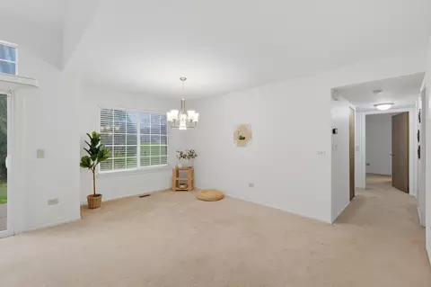 Living - 442 Cromwell Cir #1, Bartlett, IL 60103 photo 7 of 8