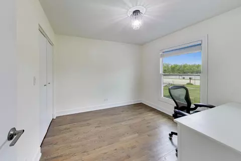 Bedroom - 1410 N Scully Dr, Mchenry, IL 60050 photo 4 of 6