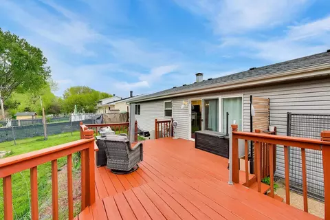 Exterior - 1410 N Scully Dr, Mchenry, IL 60050 photo 5 of 7