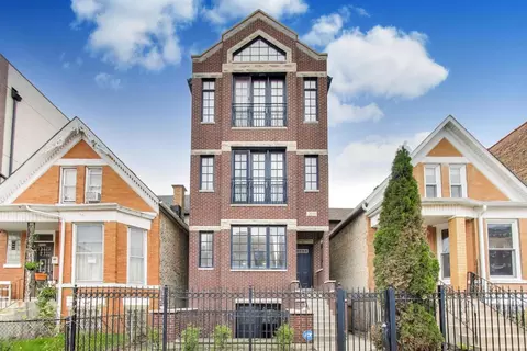 2031 W Augusta Blvd #1, Chicago, IL 60622