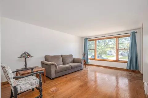 Living - 7706 Mobile Ave, Burbank, IL 60459 photo 1 of 1