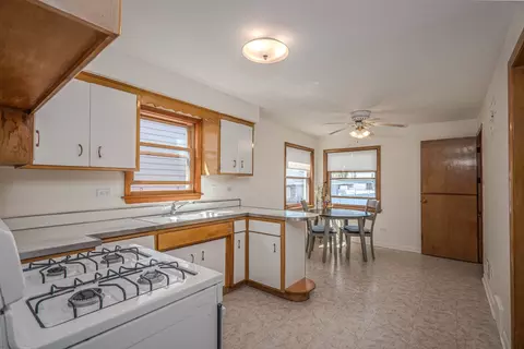 Kitchen - 7706 Mobile Ave, Burbank, IL 60459 photo 1 of 2