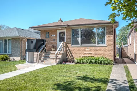 7706 Mobile Ave, Burbank, IL 60459