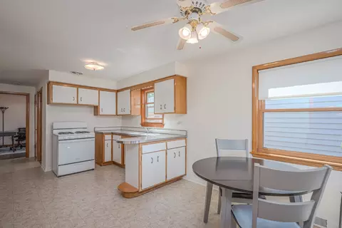 Kitchen - 7706 Mobile Ave, Burbank, IL 60459 photo 2 of 2