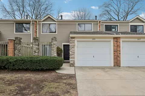 105 W Dover Dr, Mount Prospect, IL 60056